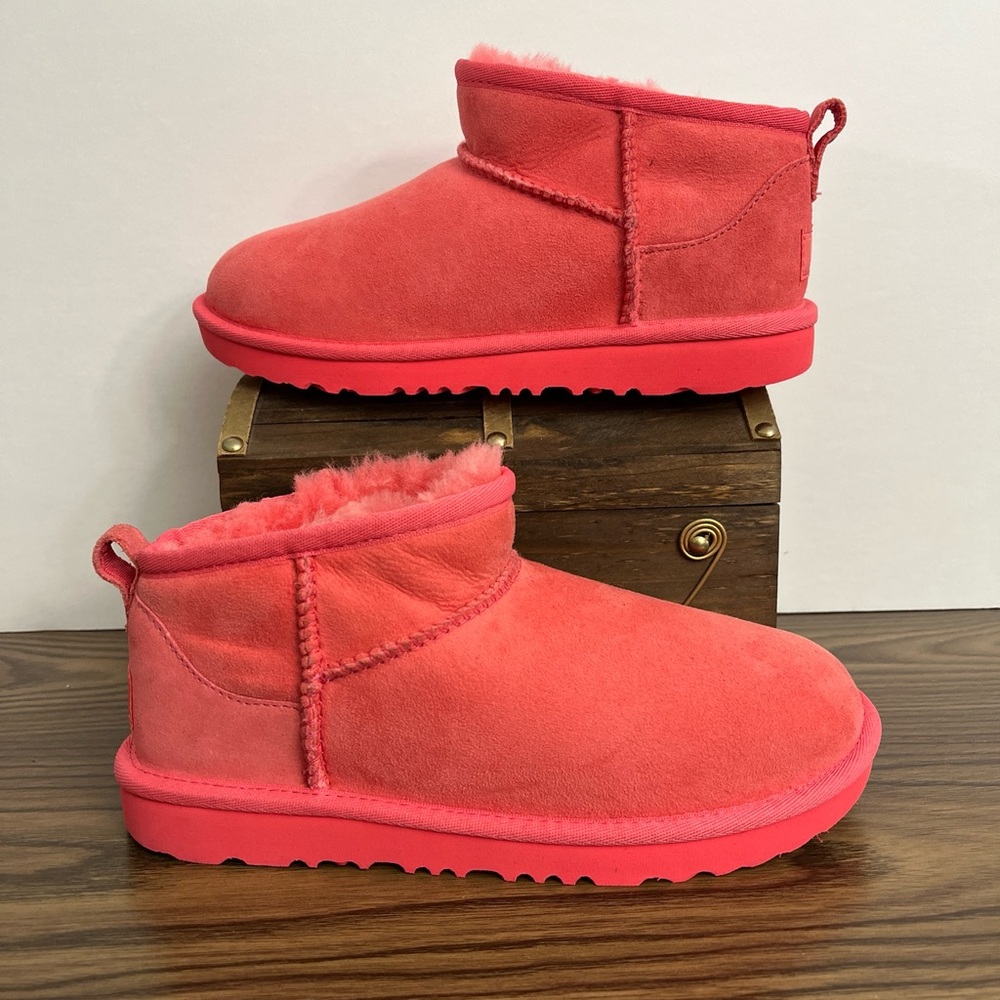 UGG CLASSIC ULTRA MINI PINK SUEDE COMFORT BOOTS SIZE US YOUTH 4 FITS WOMENS 5.5